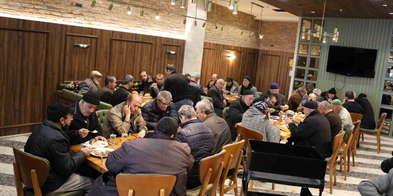 İlk Misafirleri Konya’nın Gülleri Oldu