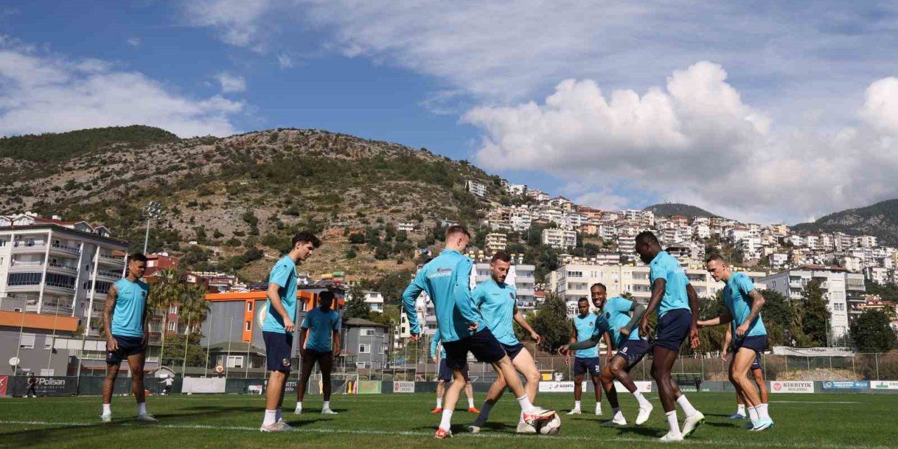 Alanyaspor, Fenerbahçe Maçı Hazırlıklarını Tamamladı