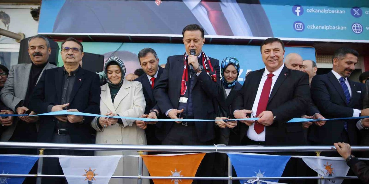 Cumhur İttifakı’nın Odunpazarı Belediye Başkan Adayı Alp, Seçim İrtibat Ofisi’ni Açtı