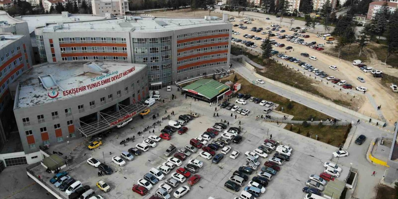 Yunus Emre Devlet Hastanesi’nin Otopark Kapasitesi 2 Katına Çıkarıldı