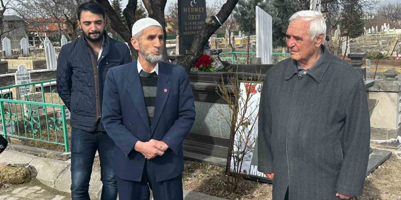 İş Adamı Mehmet Özet Kabri Başında Anıldı