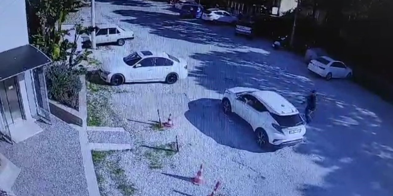 Silah Tutukluk Yapınca Önce Kaçtı, 50 Metre Sonra Geri Döndü, Ayaklarından Vurdu
