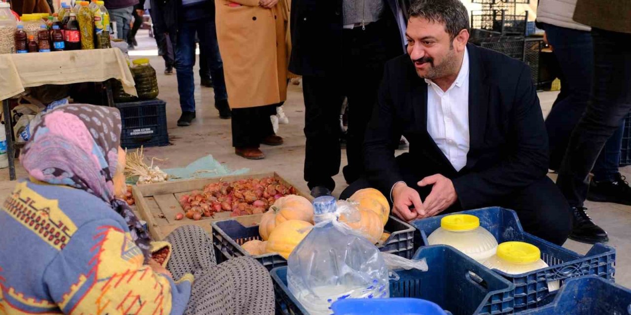 Başkan Şeker, Pazar Esnafıyla Buluştu