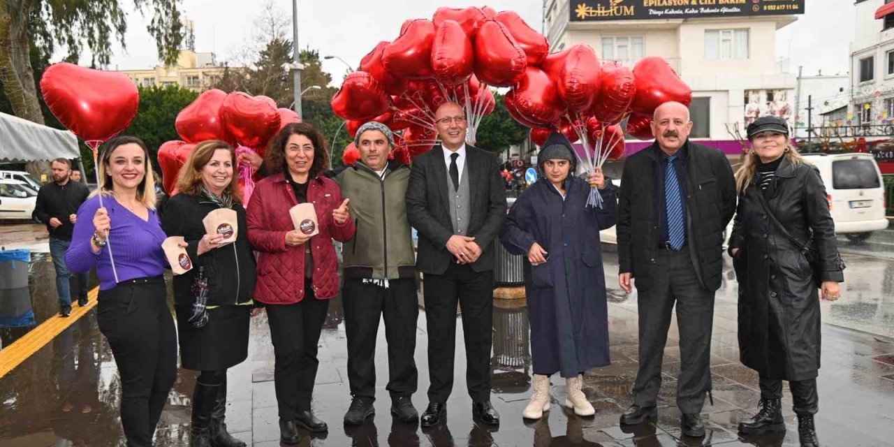 Manavgat Belediyesi’nden Sevgililer Günü Jesti
