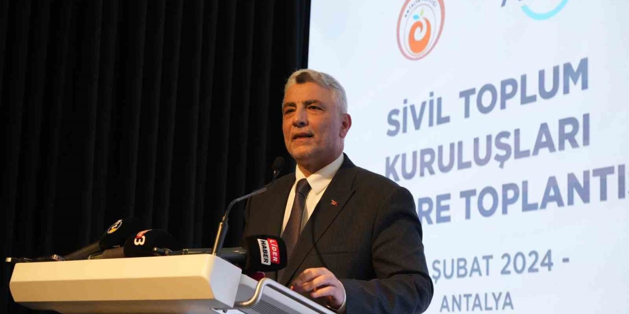 Ticaret Bakanı Bolat: "mart, Nisan Aylarında Cari Açığımız 30 Milyar Dolara Gerileyecek"