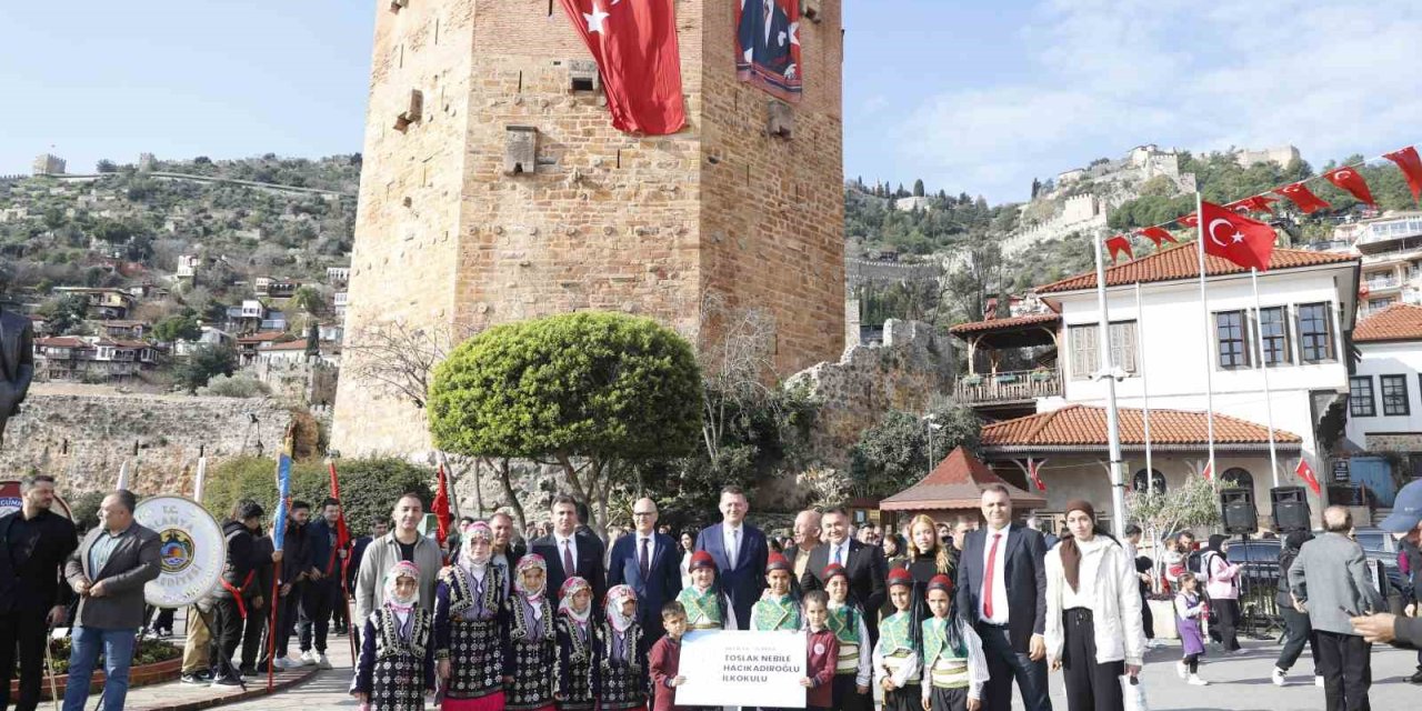 Atatürk’ün Alanya’ya Gelişinin 89. Yıl Dönümü Törenle Kutlandı