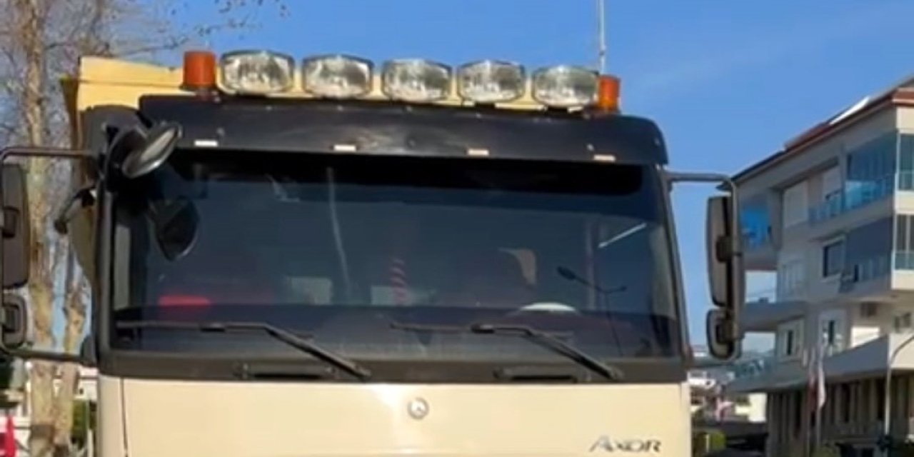 Alanya’da Çakarlı 2 Araca 19 Bin 317 Lira Para Cezası