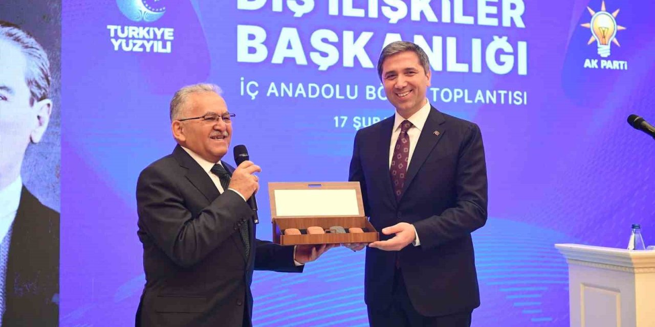 Başkan Büyükkılıç, Hafta Sonu 20 Programa Katılarak, Yoğun Bir Mesai Harcadı