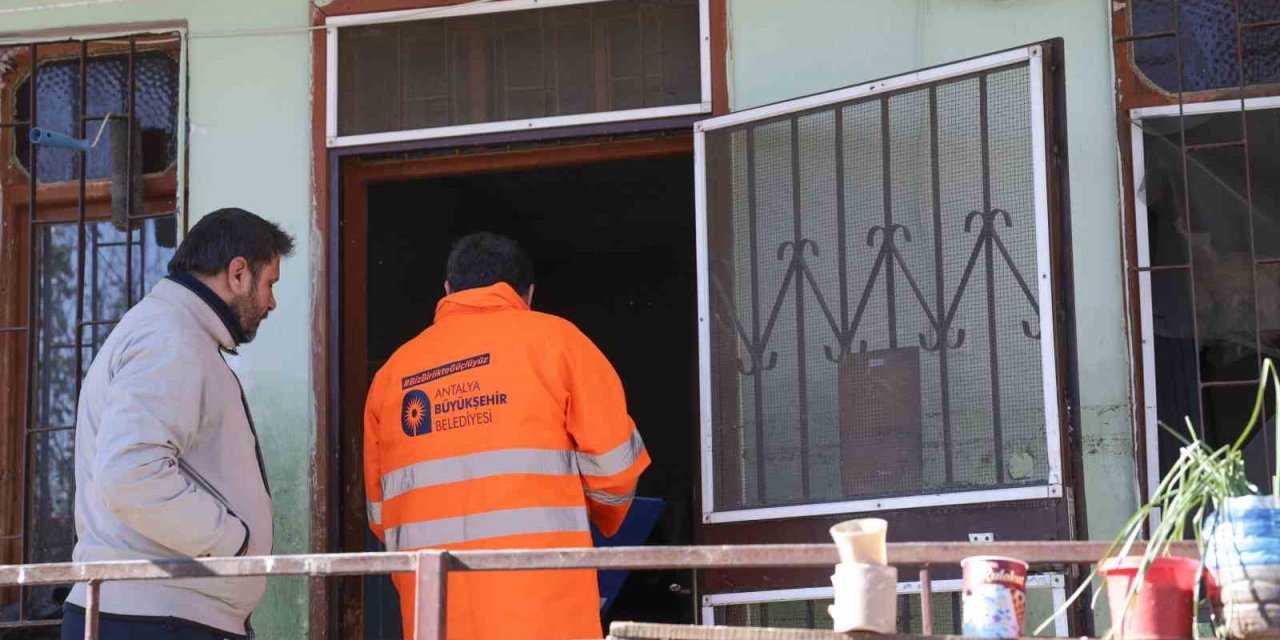 Büyükşehir Sel Bölgesinde Vatandaşların İhtiyaçları Karşılanıyor