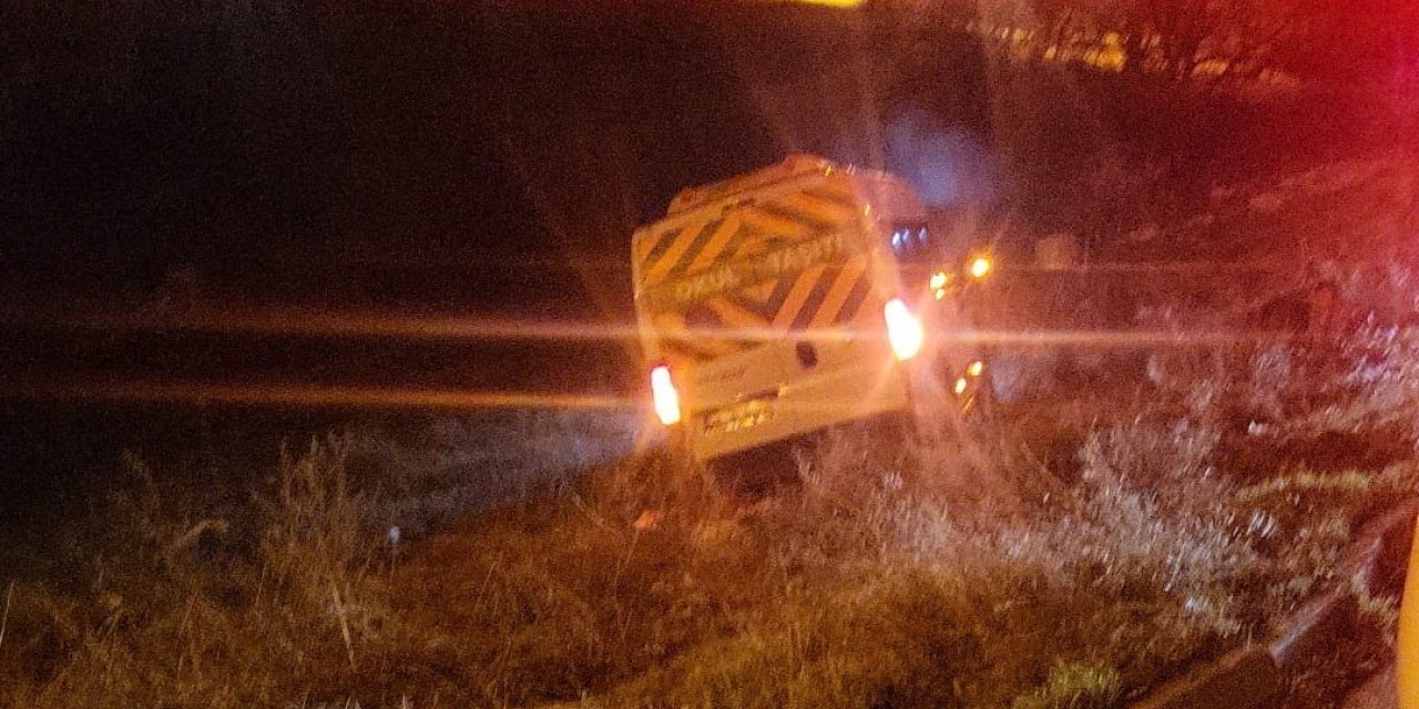 Kontrolden Çıkan Okul Servisi Tarlaya Uçtu