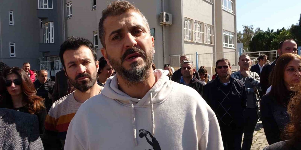 Beden Eğitimi Öğretmeni, Öğrencinin Yakınları Tarafından Beyzbol Sopasıyla Darp Edildi