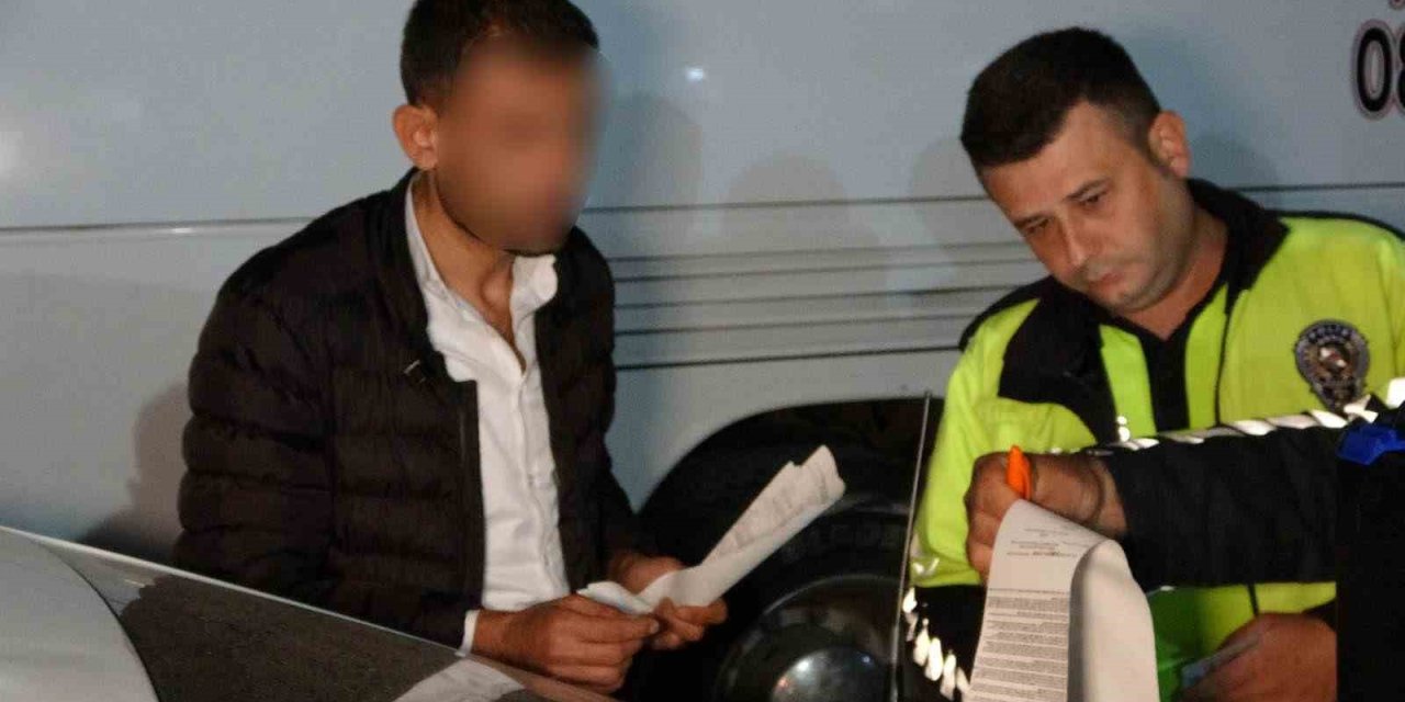 Otobüs Üst Üste Kaza Tehlikesi Atlattı, Yolcular Şikayet Edince Otobüs Sürücüsü Alkollü Çıktı