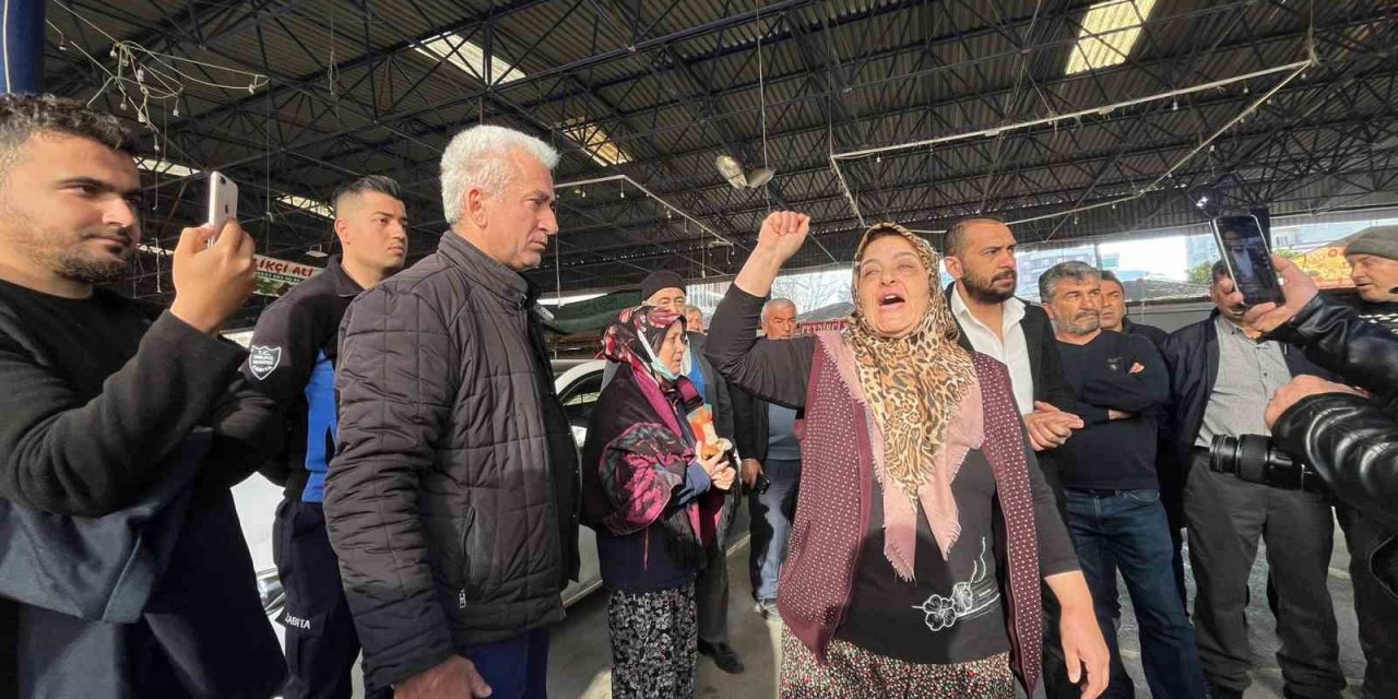 Kumluca’da Pazar Esnafı İle Zabıta Arasında Tartışma Çıktı