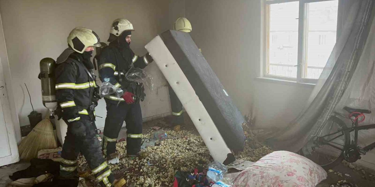 Koltuğa Düşen Sigara İzmariti Yangına Neden Oldu