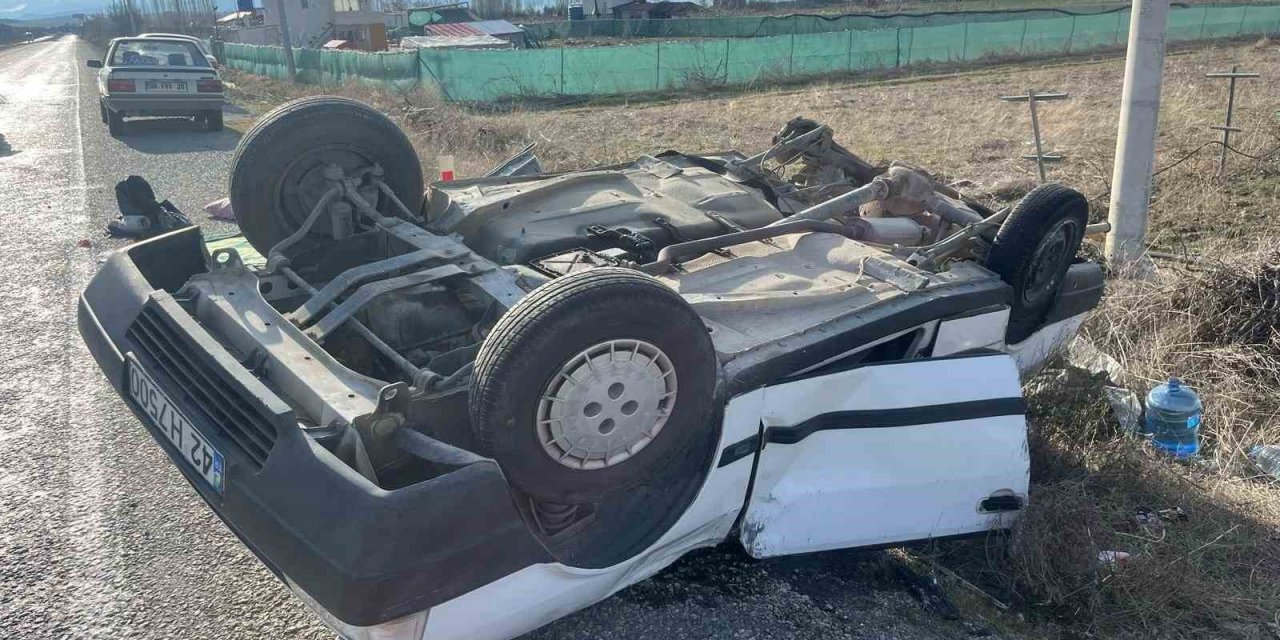 Kontrolden Çıkan Otomobil Takla Attı: 2 Yaralı