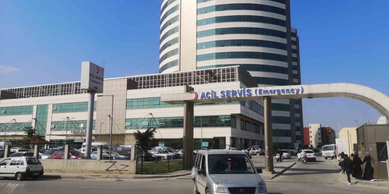 Mersin’de Hastalar Üzerinden Menfaat Sağlayan 2’si Doktor 3 Kişi Tutuklandı