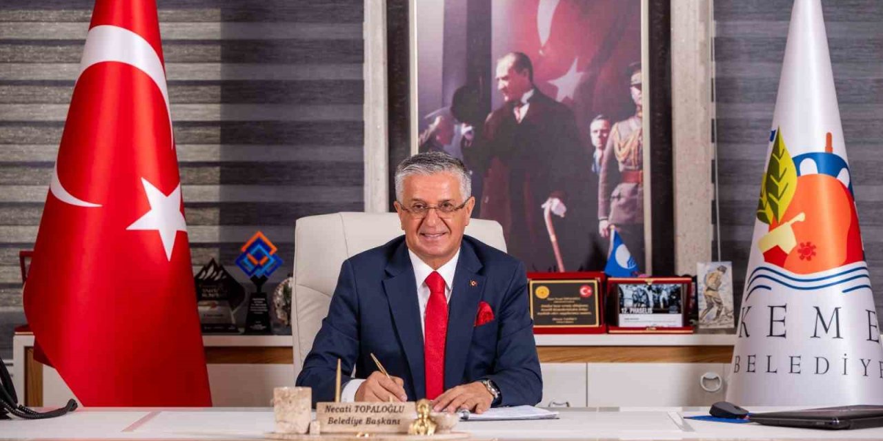 Kemer’de Aynı Salonda Tiyatro Ve Sinema Olacak