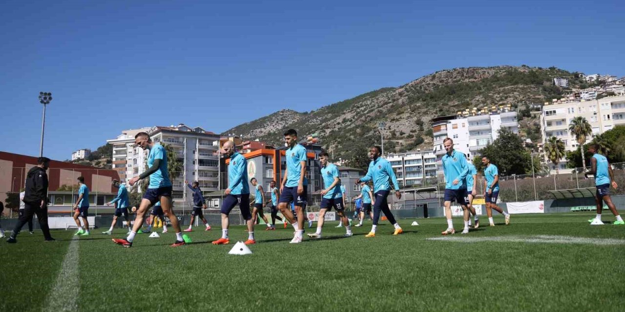 Alanyaspor, Fatih Karagümrük Maçı Hazırlıklarını Tamamladı