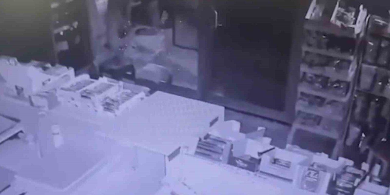 Hırsızlık Yapmak İçin Açtıkları Delik ’pes’ Dedirtti