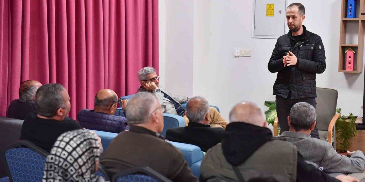 Yaş Almış Vatandaşlar, Aktif Yaşlılık Ve Yaşlılık Evreleri Hakkında Bilgilendirildi