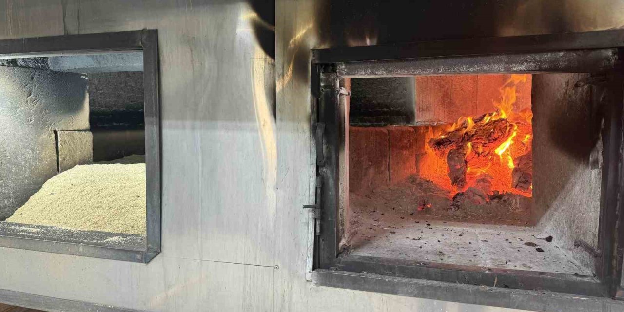 Odun Ateşinde Kavrulan Susamdan Vazgeçilmez Lezzet Tahin Üretiyor