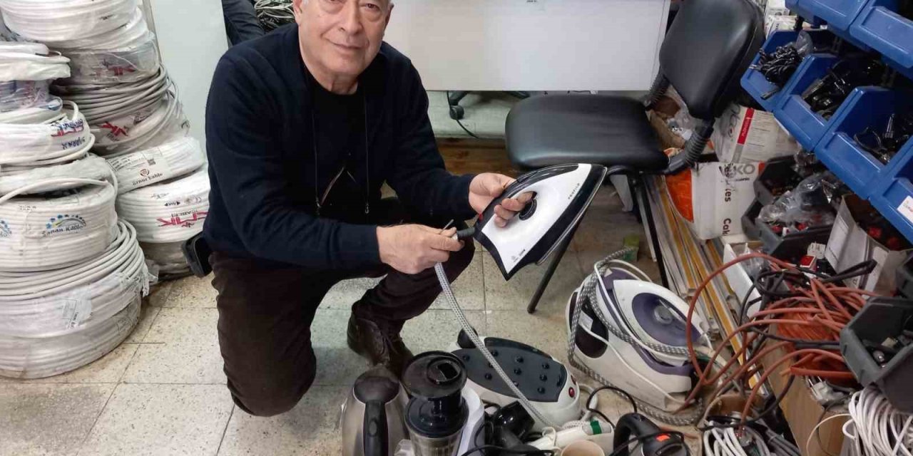 Eskişehir’de 67 Yaşındaki Mehmet Usta’nın Sevdası Elektrikli Ev Aletleri