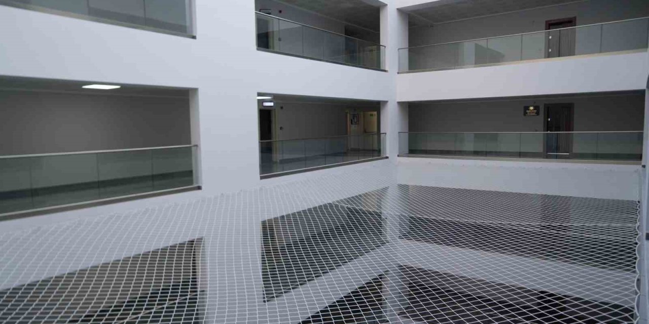 Niğde’de İş Merkezindeki Güvenlik Ağı Hayat Kurtardı