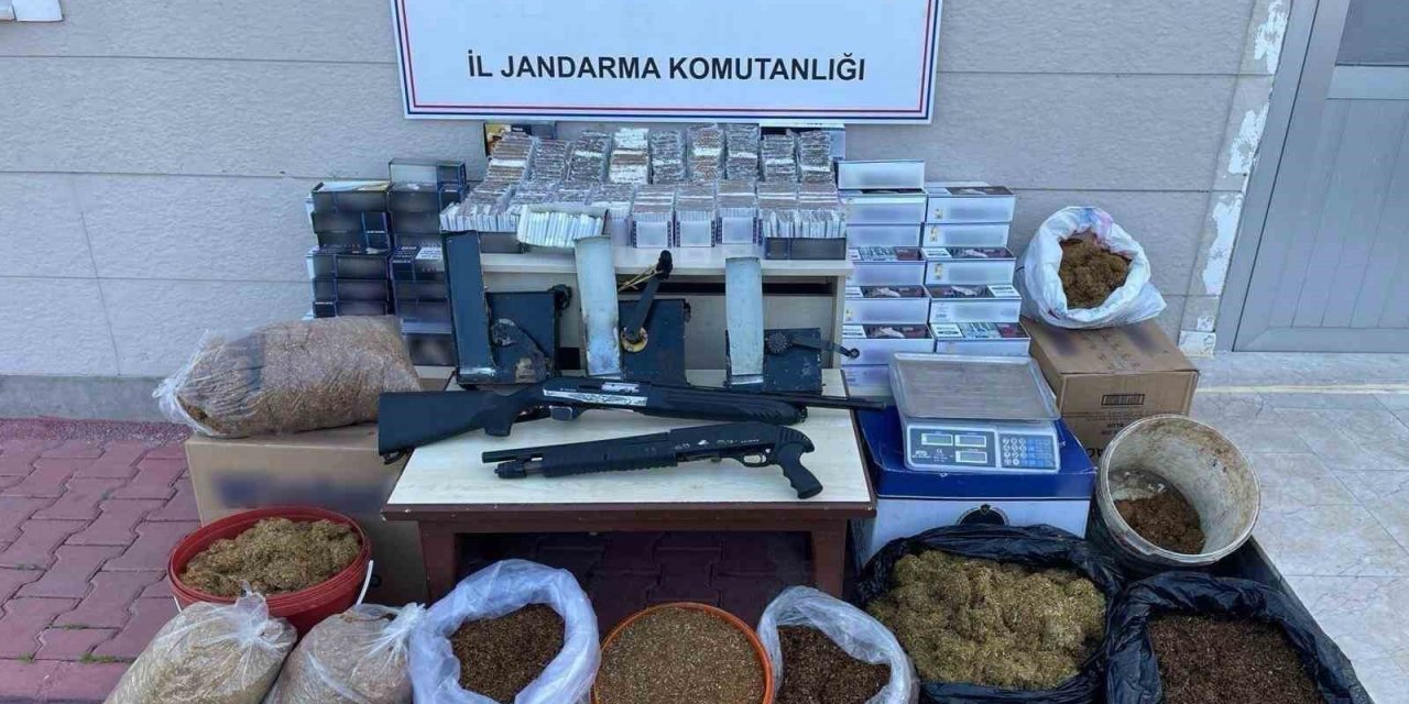 Mersin’de Kaçak Sigara Operasyonu: 5 Gözaltı