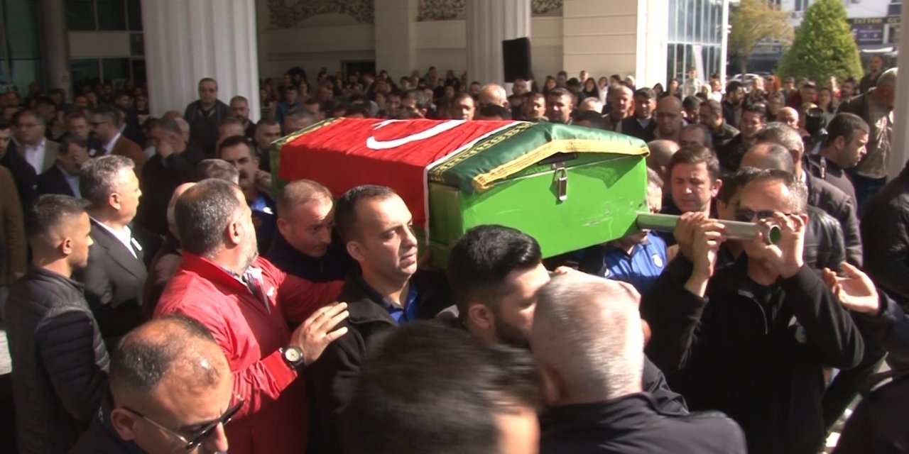 Mesai Arkadaşının Sırtından Bıçaklayarak Öldürdüğü Zabıta, Gözyaşlarıyla Uğurlandı