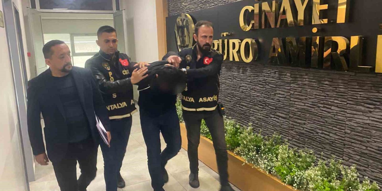 Mesai Arkadaşını Bıçaklayarak Öldüren Zabıta Adliyeye Sevk Edildi