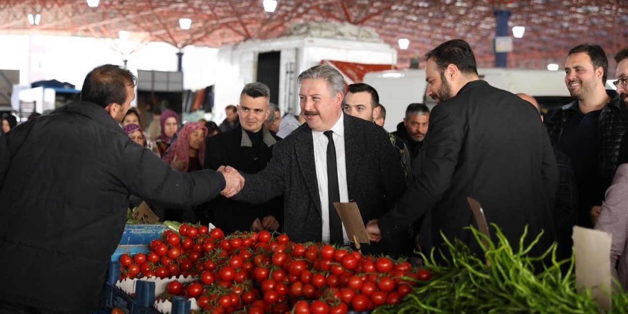 Başkan Palancıoğlu, Yıldırım Beyazıt Pazar Yerinde Sevgiyle Karşılandı