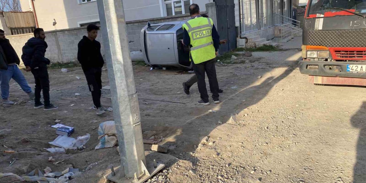 Kontrolden Çıkan Otomobil Devrildi: 1 Yaralı