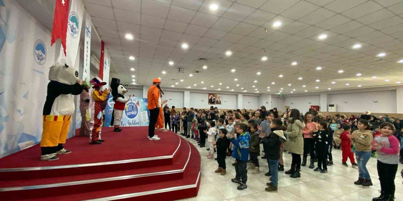 Kaymek, İlçelerdeki Tatil Şenliğinde 2 Bin 500 Çocuğa Ulaştı