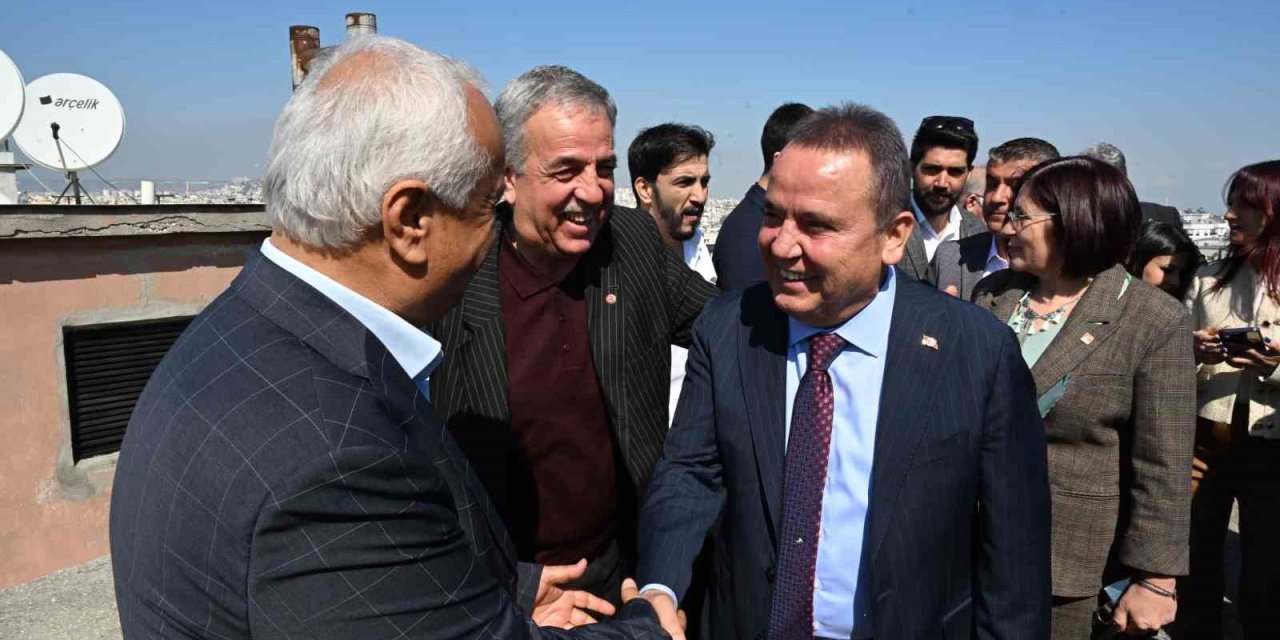 Başkan Muhittin Böcek Hemşehrileriyle Buluştu