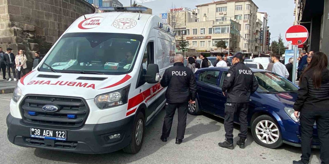 Kayseri’de Bıçaklı Kavga: 1 Yaralı