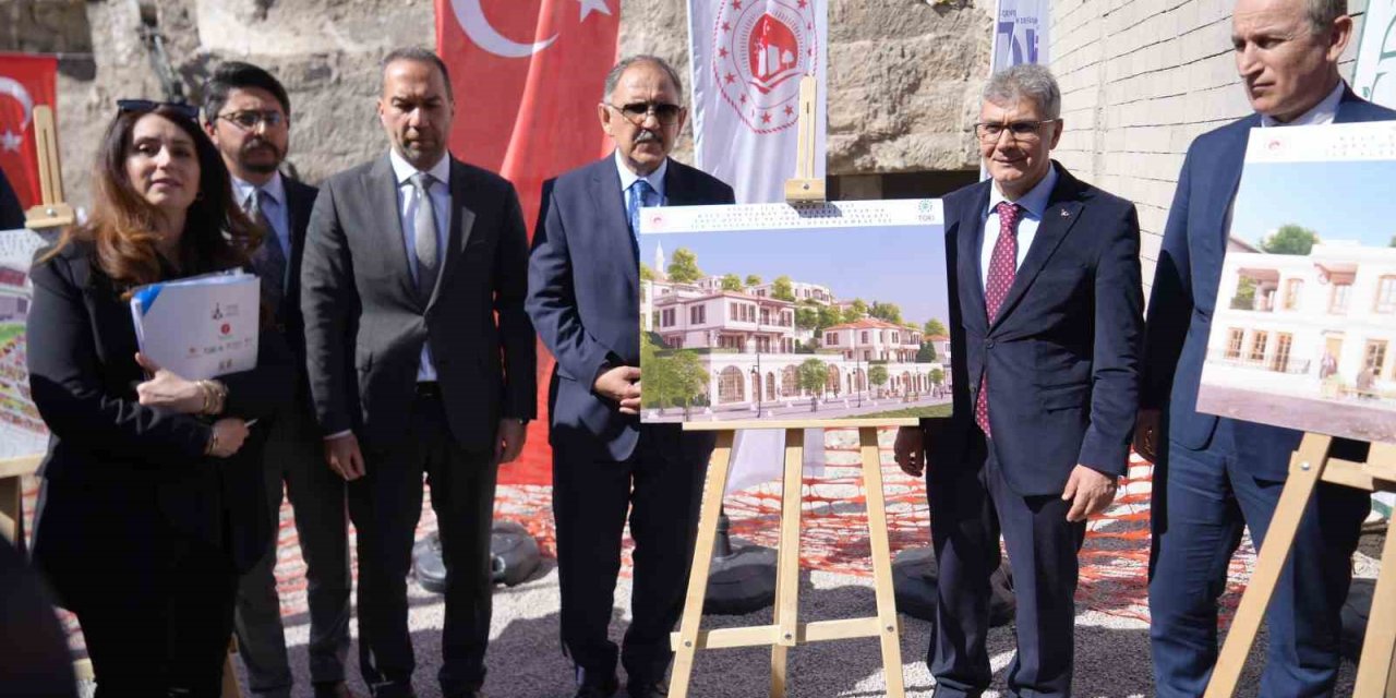 Bakan Özhaseki: "önümüzdeki Aydan İtibaren Her Ay 10 - 15 Bin Konutu Dağıtmaya Devam Edeceğiz"