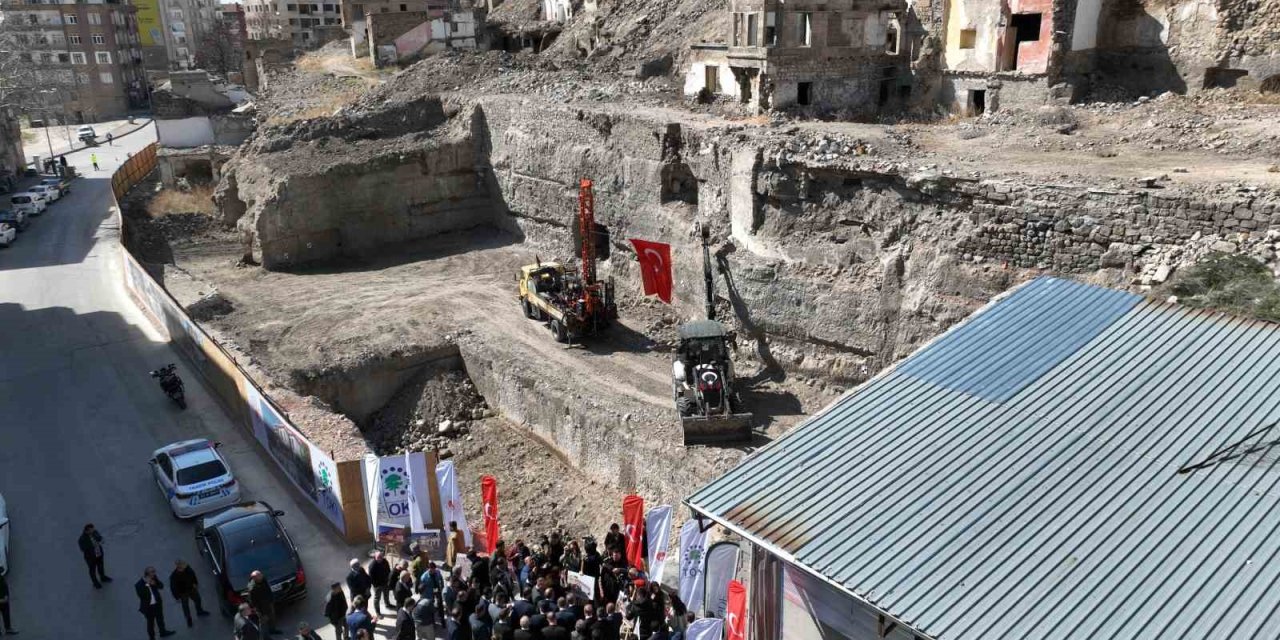 Bakan Özhaseki: "kale Projesi, Niğde’nin Turizmden İstifade Etmesini Sağlayacak”