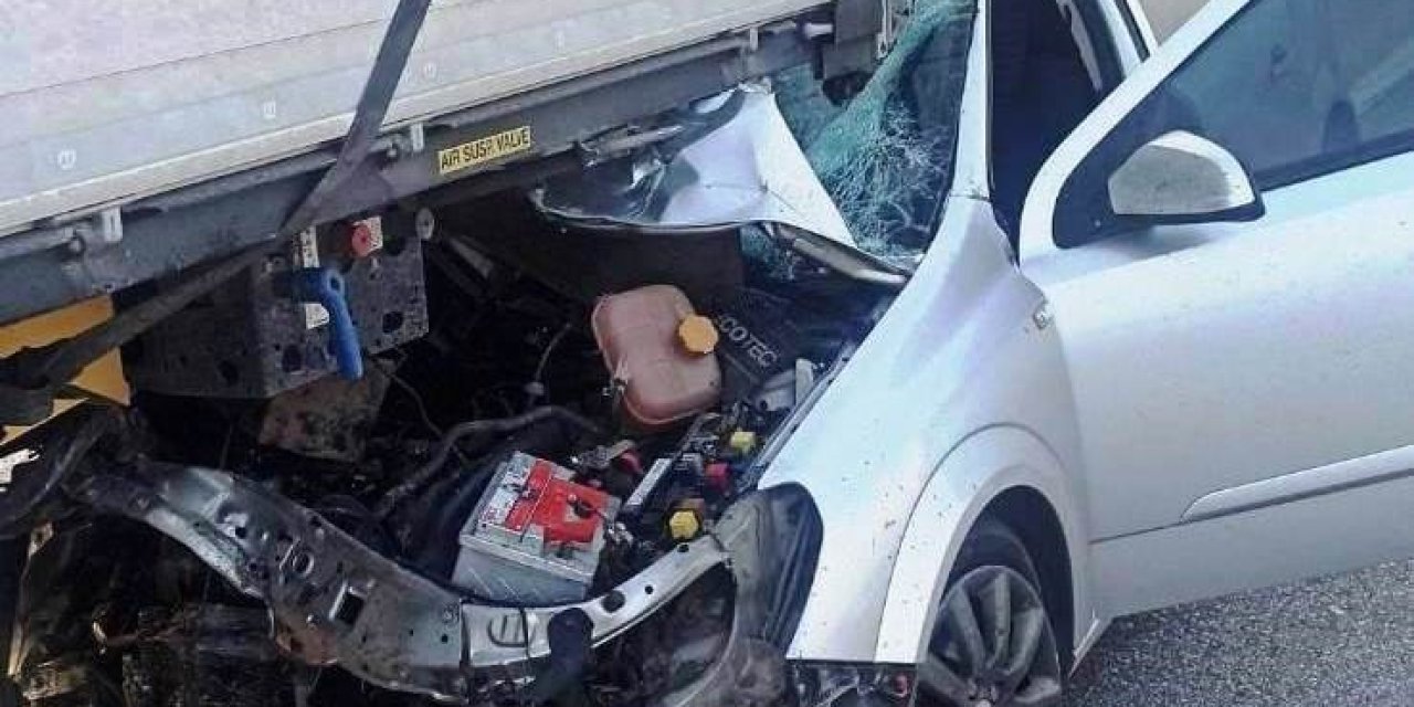 Konya’da Otomobil Tıra Arkadan Çaptı: 1 Ağır Yaralı