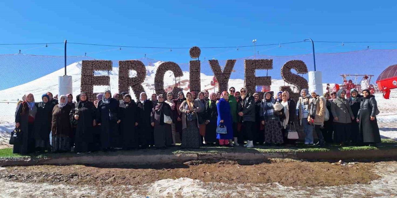 Kaymek’ten Erciyes Dağı’na Hiç Gitmeyen 55 Kadına Jest