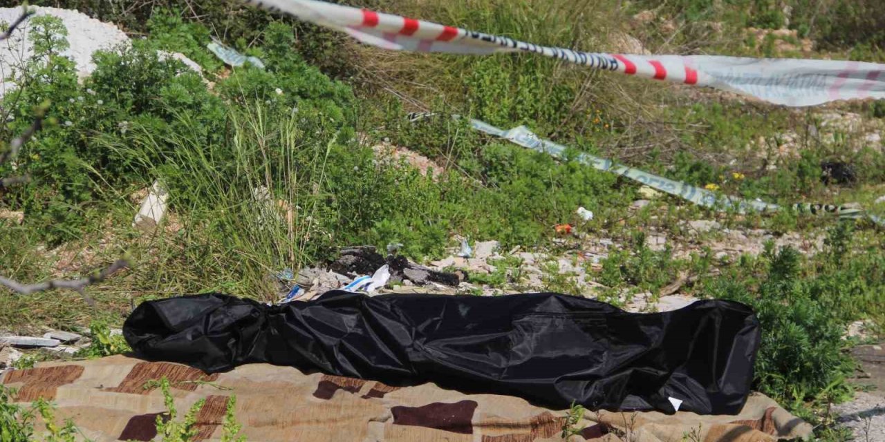 Antalya’da Yol Kenarında Cesedi Bulunan Kadının Kimliği Belli Oldu