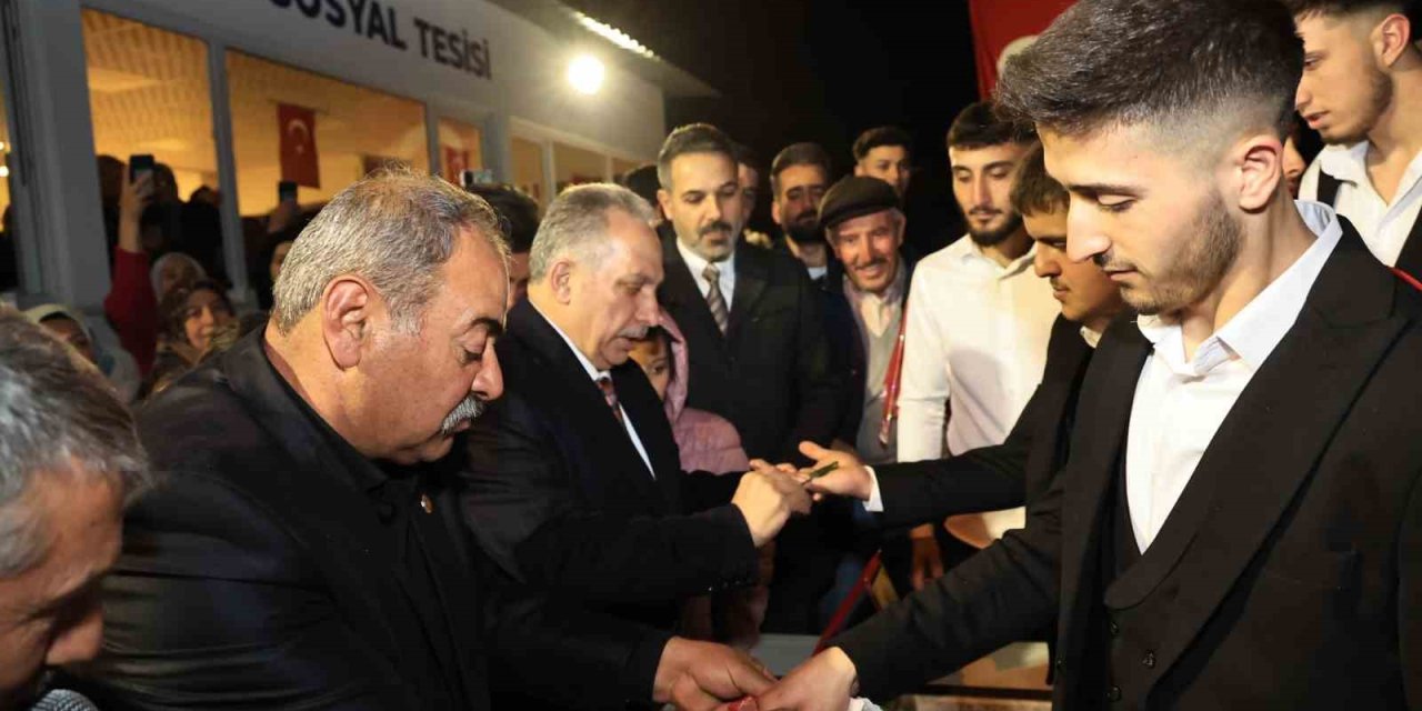 Başkan Yalçın, Çatakdereli Gençleri Askere Uğurladı