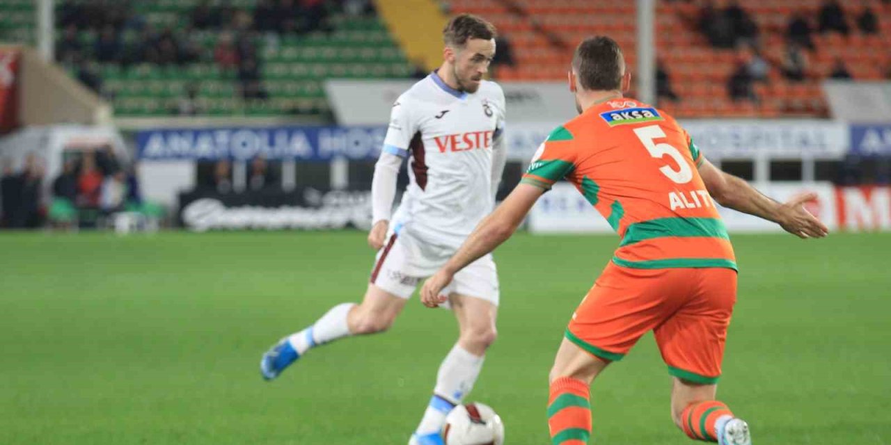 Trendyol Süper Lig: Alanyaspor: 1 - Trabzonspor: 0 (maç Devam Ediyor)