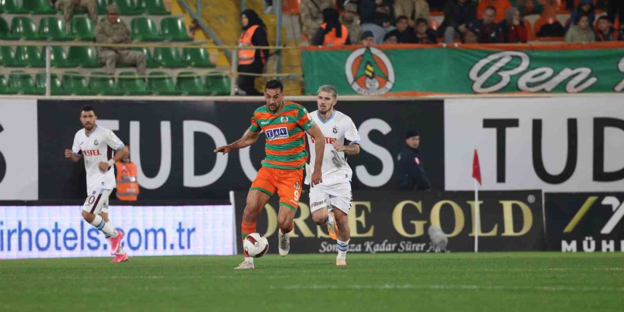 Trendyol Süper Lig: Alanyaspor: 3 - Trabzonspor: 1 (maç Sonucu)