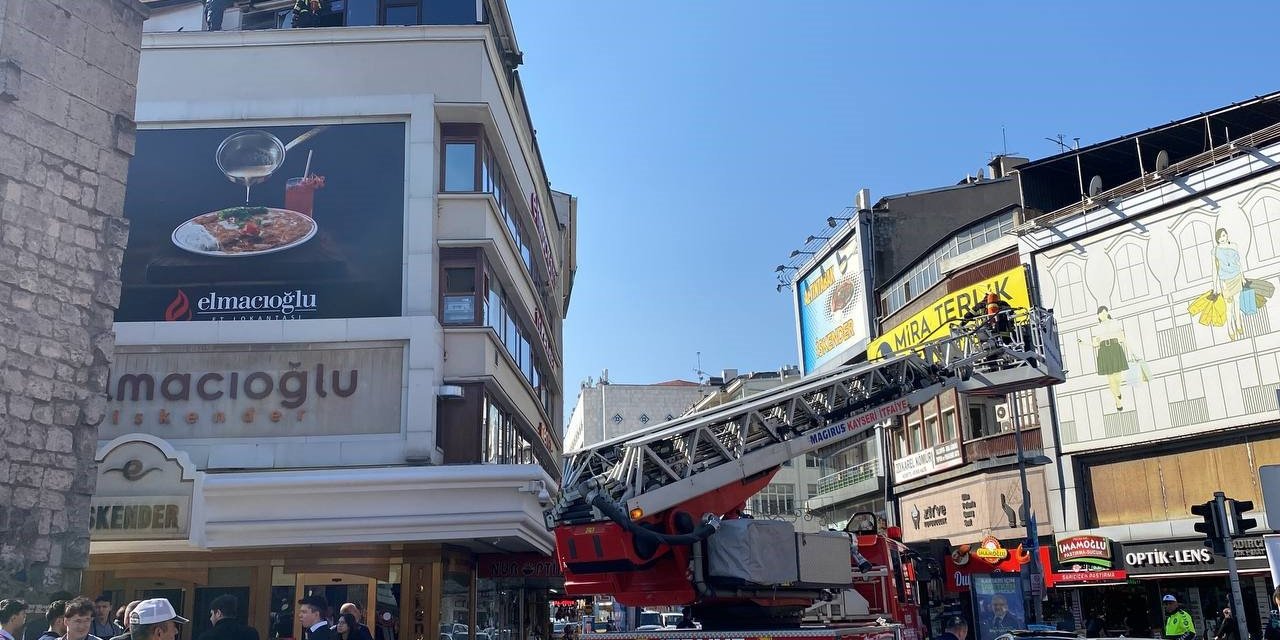 Restoranda Çıkan Baca Yangını Söndürüldü