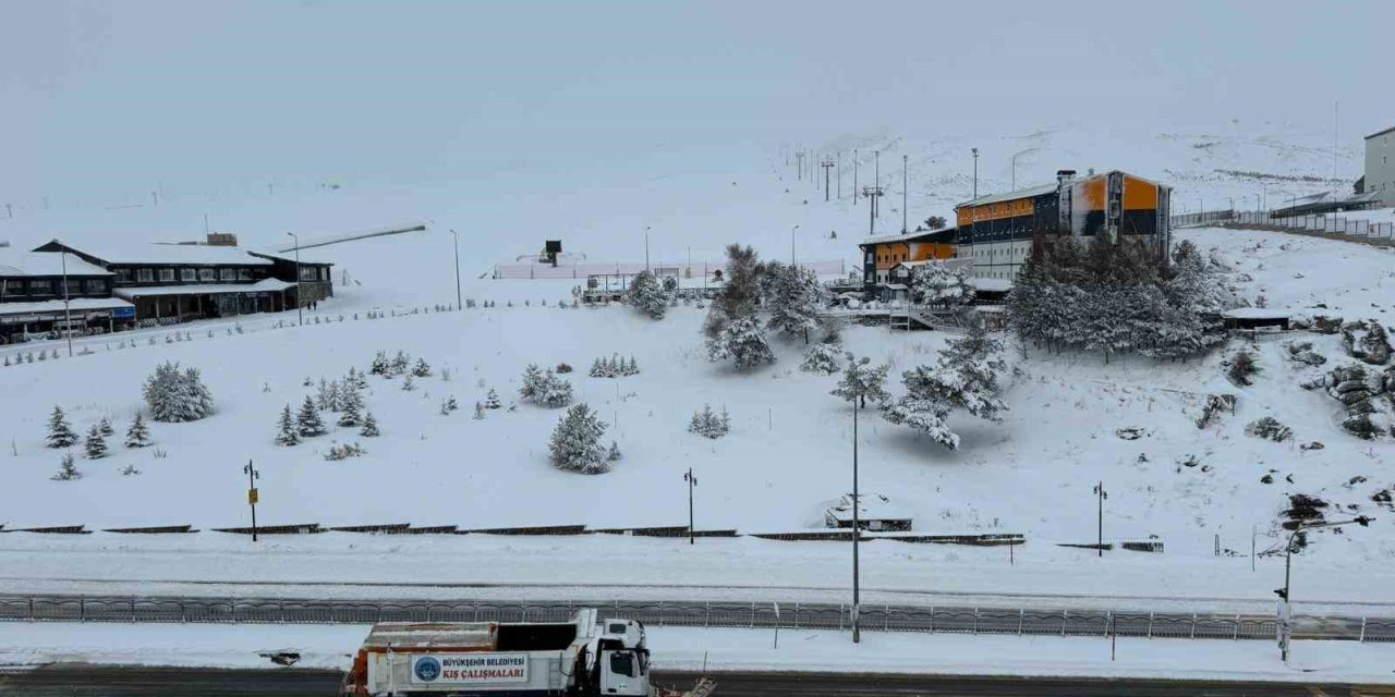 Erciyes’te Kar Etkili Oldu: Kar Kalınlığı 110 Santime Ulaştı