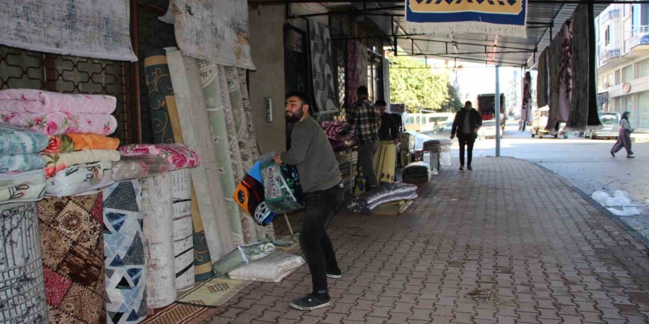 Hortum Felaketinin Ardından Esnaf Yaralarını Sarmaya Başladı