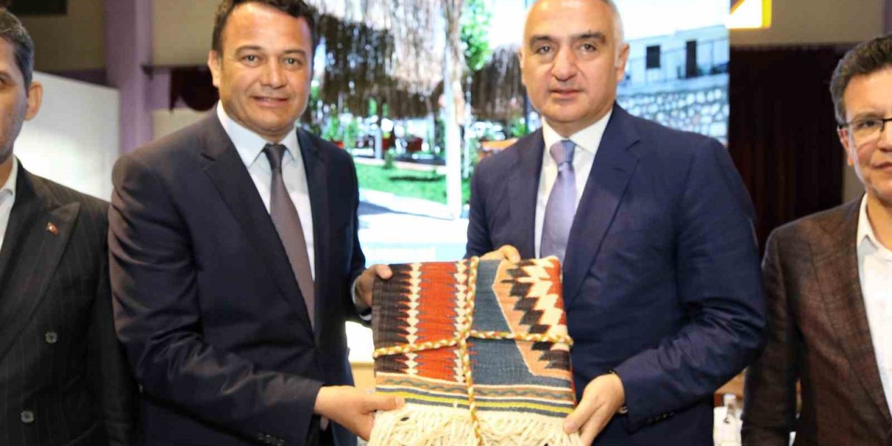 Bakan Ersoy: “antalya’ya Bu Yıl 17 Milyondan Fazla Ziyaretçi Bekliyoruz”