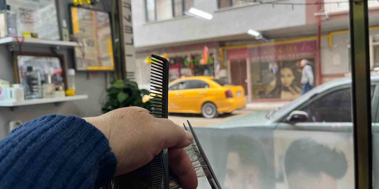 ‘erkek Mesleği’ Denilen İki İşi De Tek Başına Yapıyor