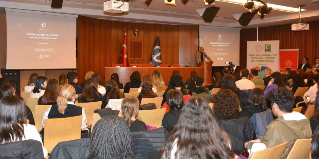 Yeşilay Genel Başkanı Prof. Dr. Mücahit Öztürk Öğrencilerle Buluştu