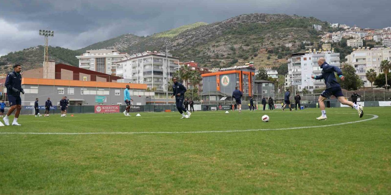 Alanyaspor, Sivasspor Maçı Hazırlıklarını Tamamladı